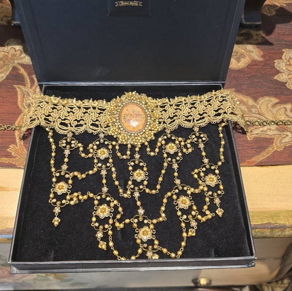 Michal Negrin Gold and Cream Statement Necklace - Picture 3 of 17